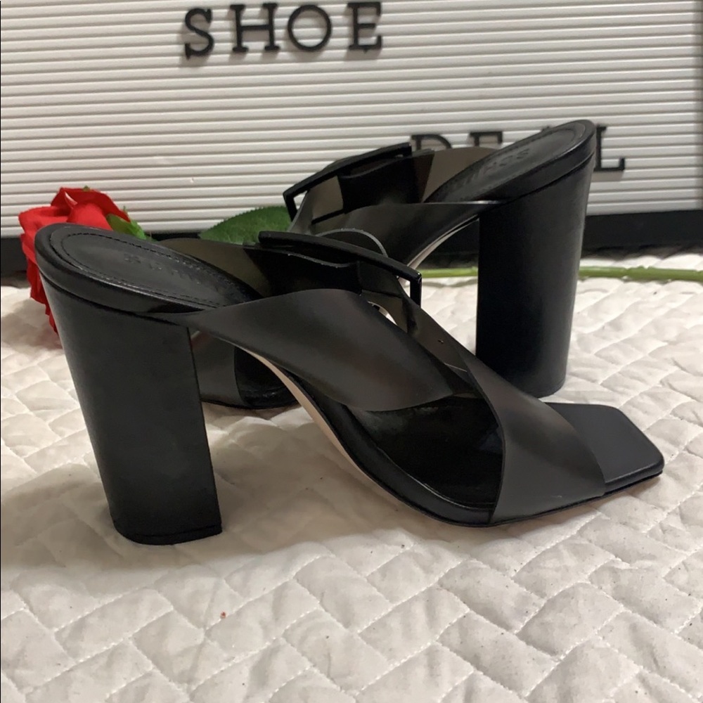 NWT Schutz Madaleni Black Buckled Mule Sandal in Fume Matt - Picture 3 of 9